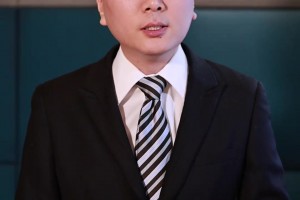 诗朗诵《乐邦詹士之歌》，这哥们是怎么做到不笑的🤣