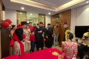 一辈子最重要的一次绝杀？新郎抢妻扔进压哨绝杀全场都沸腾了