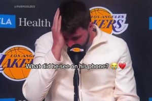 真分手了？美媒晒东契奇发布会动作&表情：他看到了什么消息？