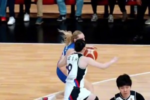 女篮赛场的艺术家，约翰内斯真飒